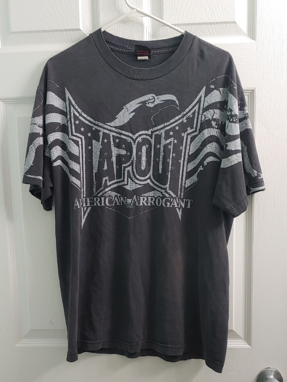 Vintage Y2K Tapout T Shirt Black American Arrogant Distressed Street Tee Size L